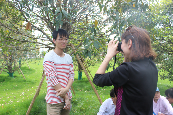 支部成员们进行练习